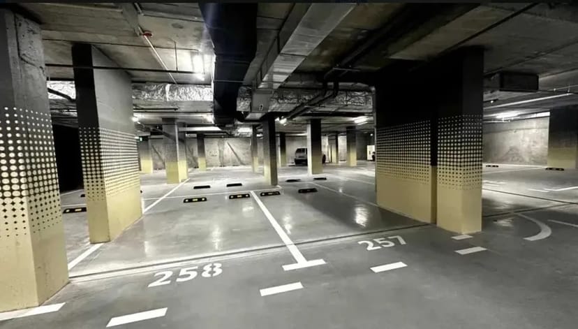 Паркомісце у Crystal Park Tower пр-т Берестейський 42А