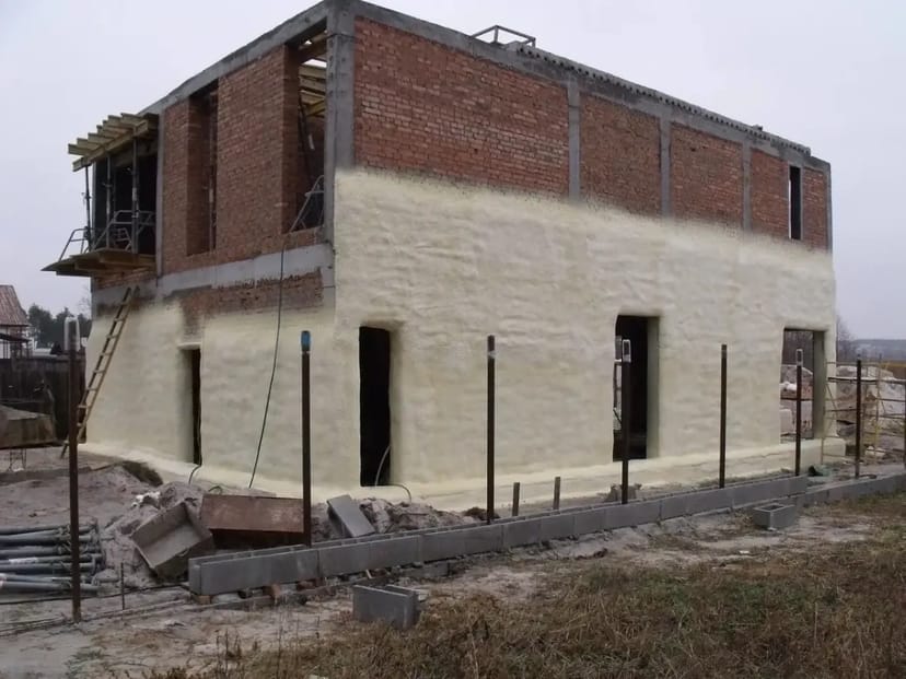 Напилюваний пінополіуретан. Утеплення, термоізоляція, гідроізоляція овочехранищ, складів, ангорів, житлових домо