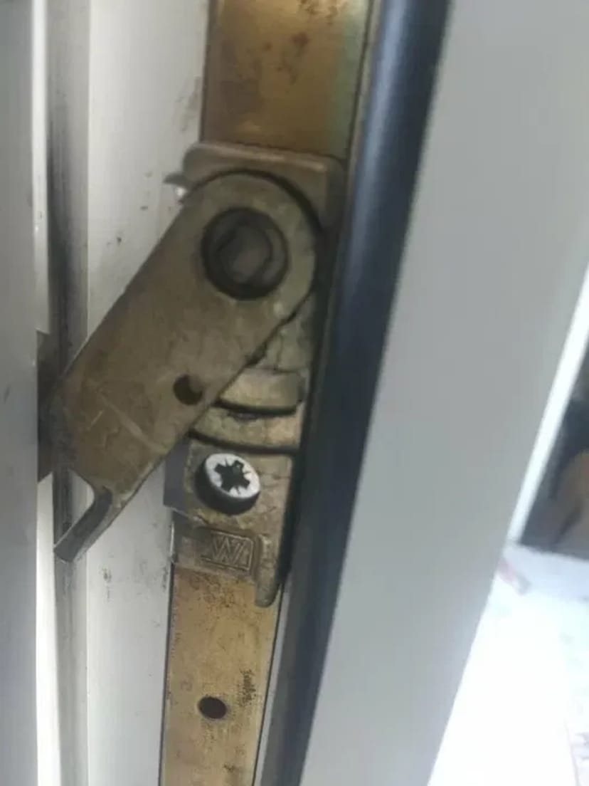 РЕМОНТ та МОДЕРНІЗАЦІЯ вікон, дверей, балконів ! Якісно та шкидко!