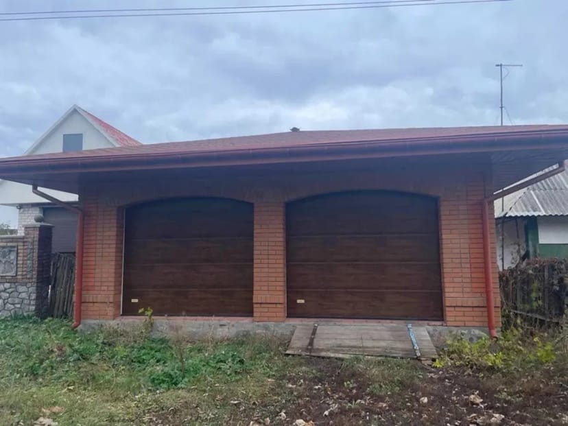 Гараж на 2 автомобілі, новобудова, 60 м.кв.