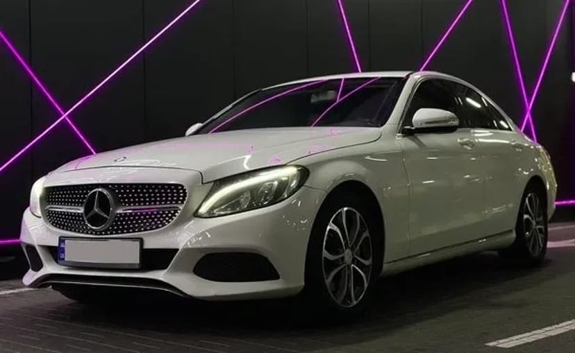 082 Авто на веcілля Mercedes Benz C300 білий