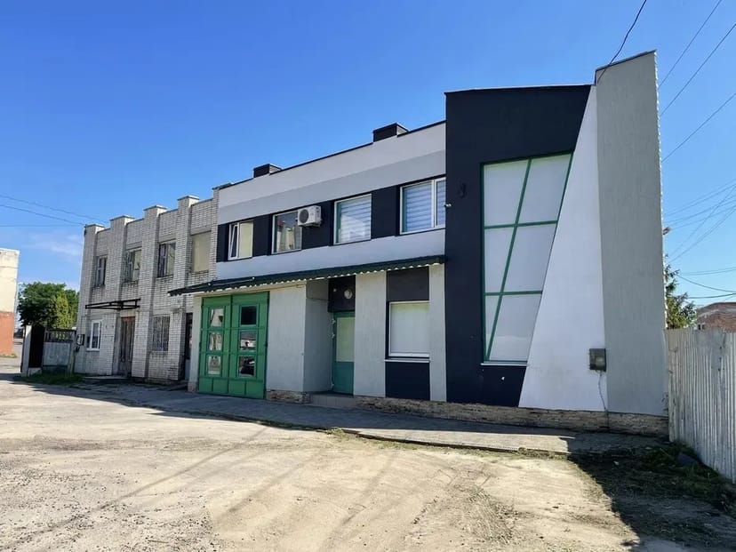 Комерційне приміщення для офісу з гарною транспортною доступністю