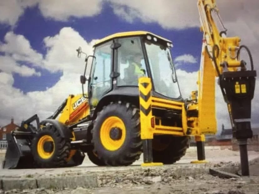 Экскаватора JCB3CX с гидромолотом