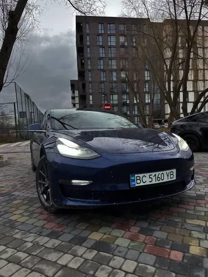 Авто Tesla model 3