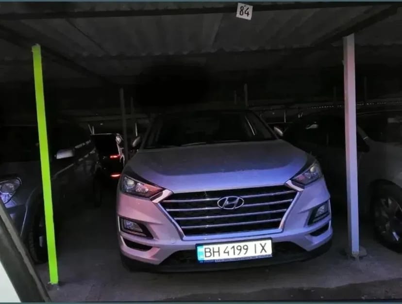 Крите паркомісце на охоронюваній стоянці