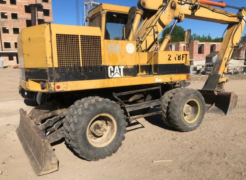 Екскаватор повноповоротний Катерпілер 206 BFT