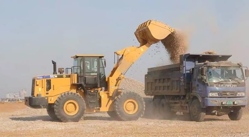 Фронтальний навантажувач Shandong SEM 653D