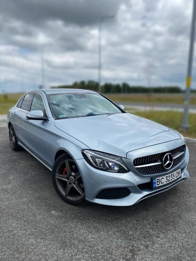 Авто Mercedes-Benz W205 2014 р. - 3 пасажирські місця