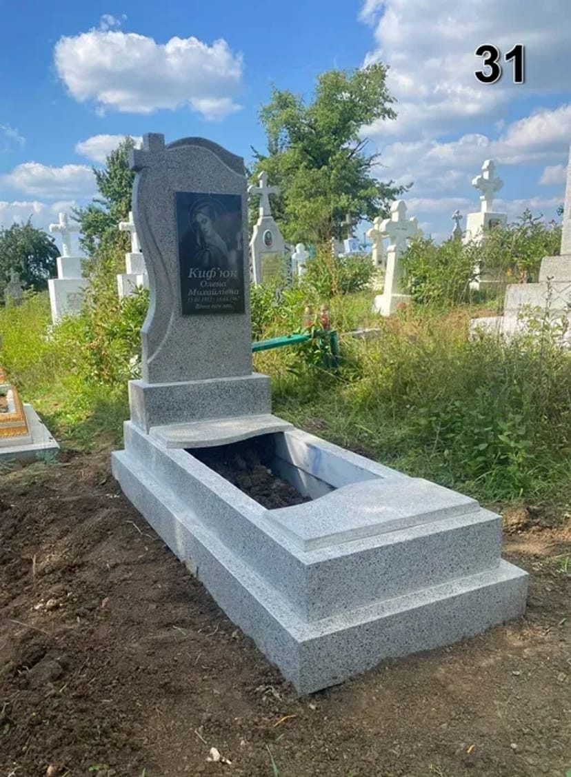 Пам'ятники Глибока з граніту та крихти