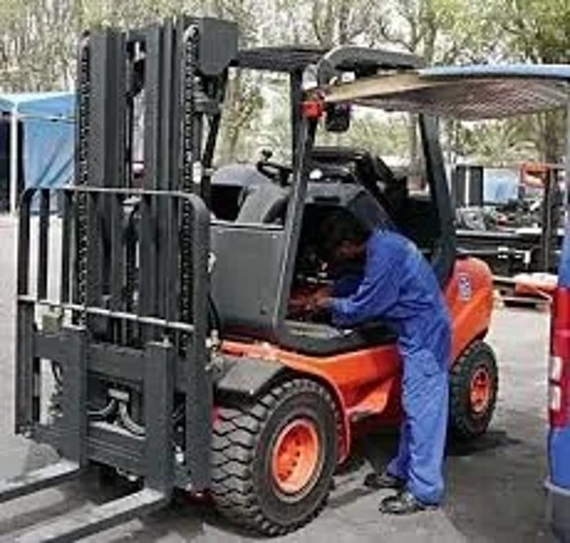 Технічне обслуговування автонавантажувачів та техніки для складу