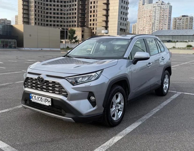 Авто Toyota RAV4 | Автомат | Комфортний кросовер