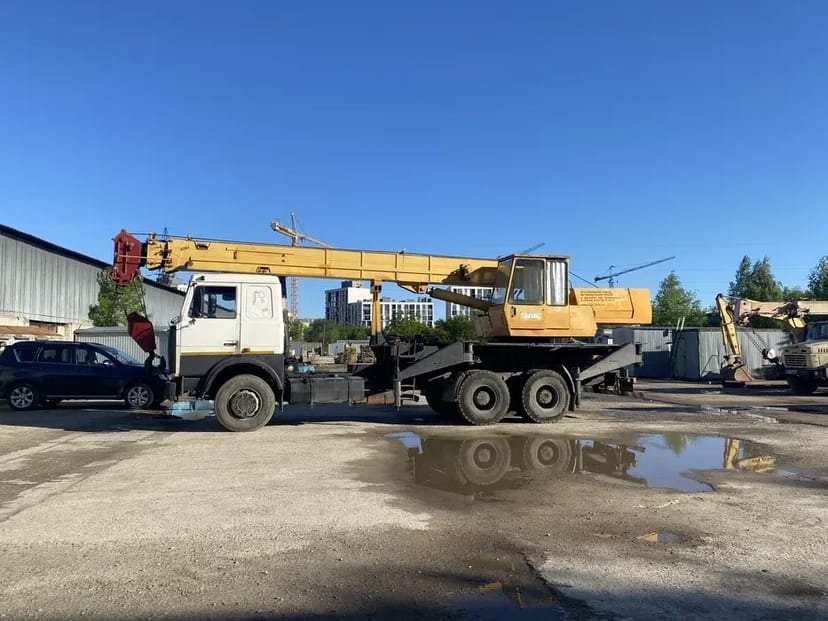 Автокран 18 тонн (стріла 21,7 м) - Для монтажних та будівельних робіт!