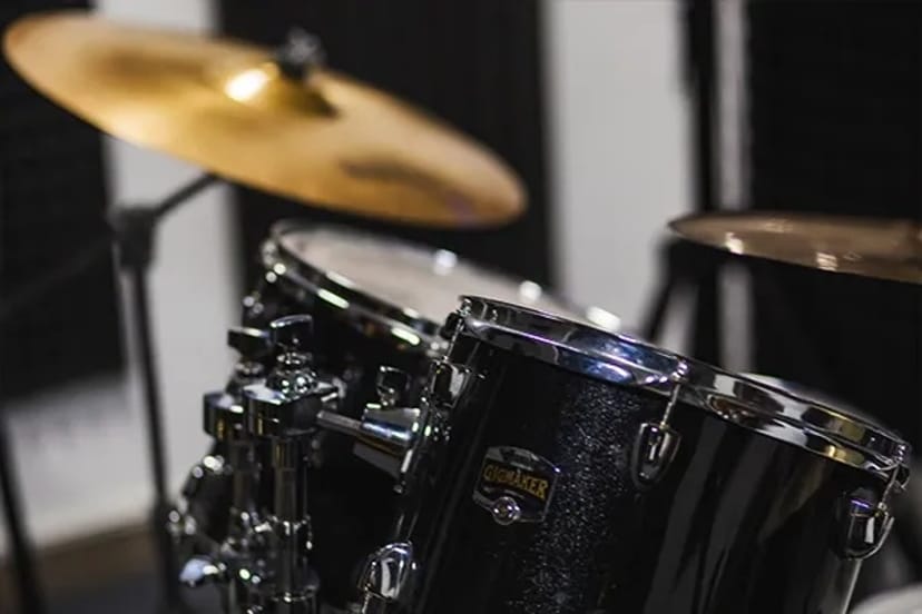 Ударна установка для гри на барабанах