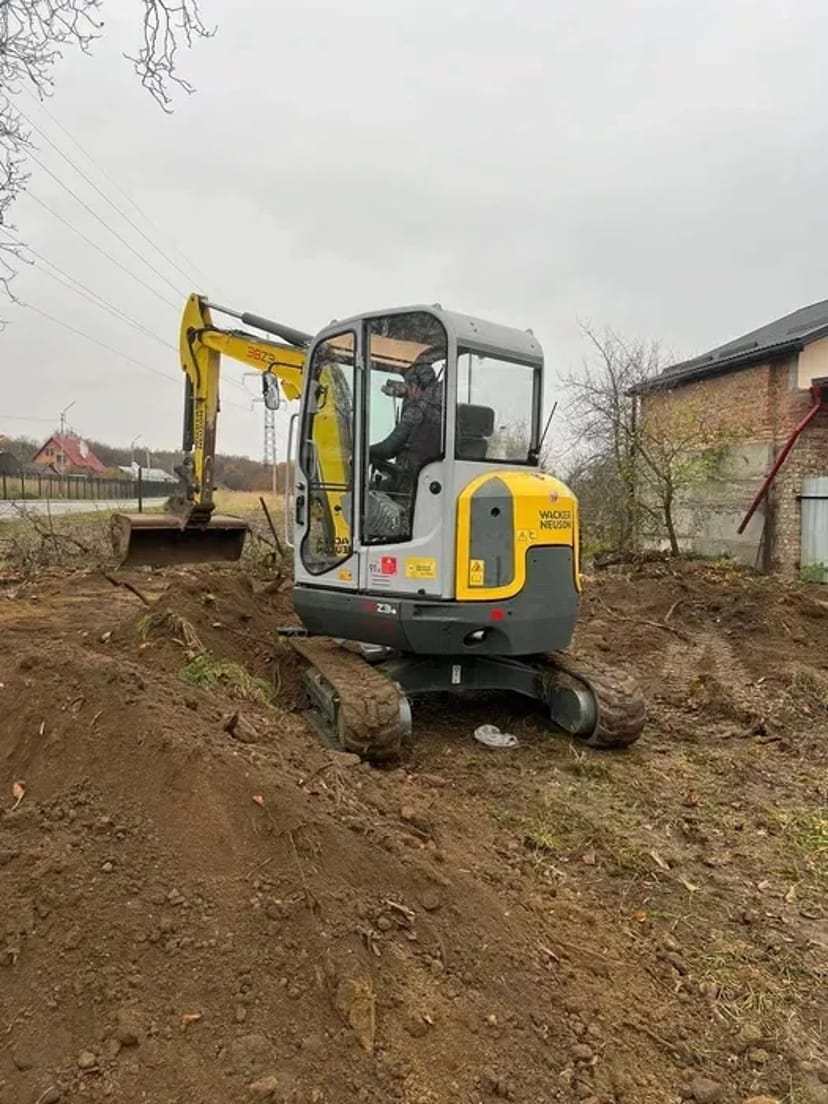 Міні екскаватор 3.5 т