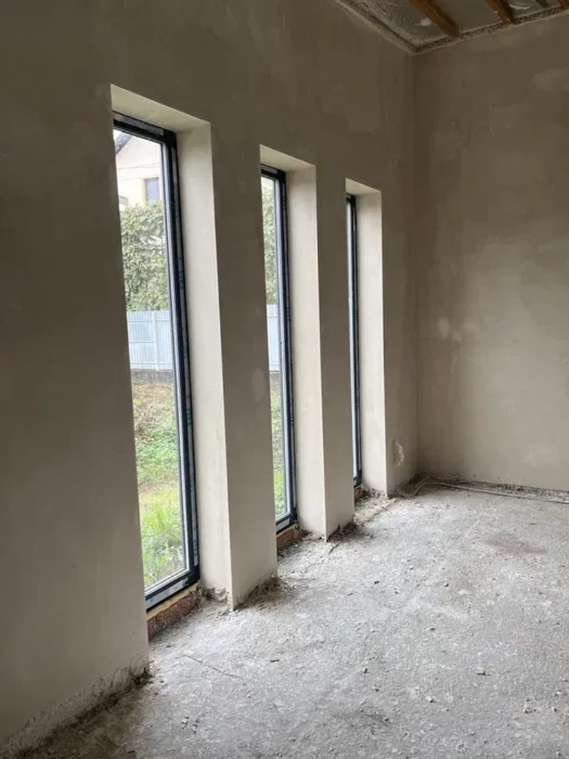 Машинна Штукатурка та Стяжка: Ідеальні Стіни та Підлога!