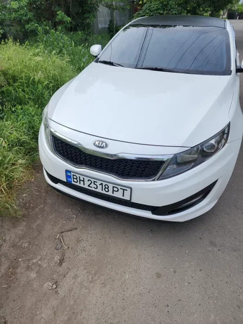 Автомобілі різних моделей та бюджетів