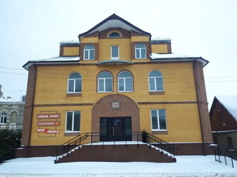 Комерційні приміщення на першому та другому поверхах у м. Володимир